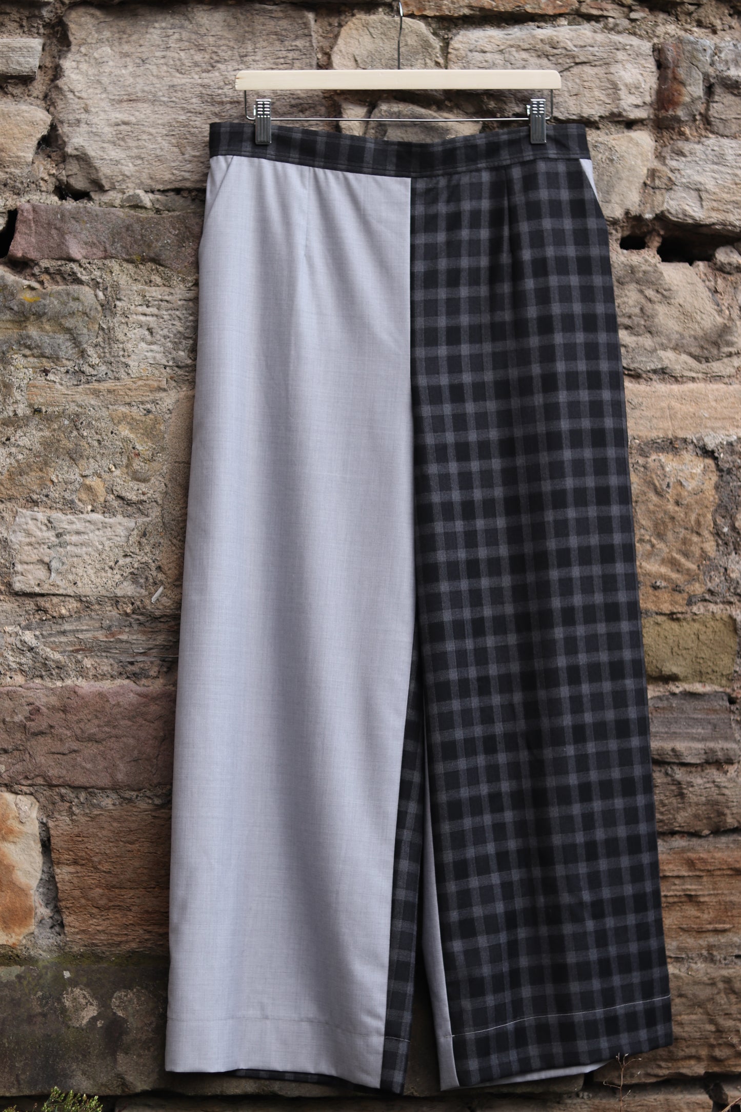 Monochrome wool trousers - Size UK16